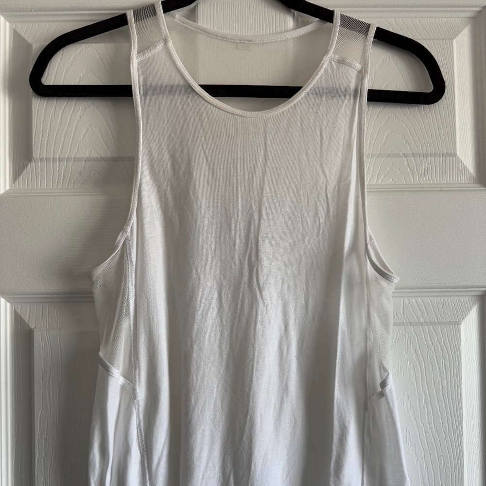 Alo Yoga White Mesh Panel Tank Top Flowy Muscle Tee Barre Pilates Workout